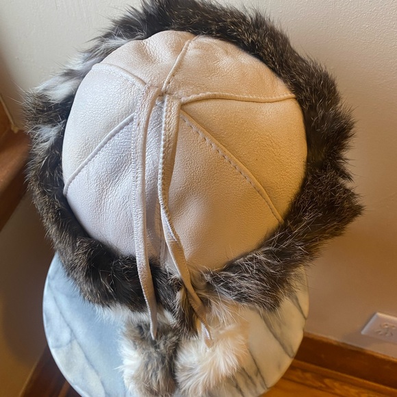 Vintage rabbit fur hat with fur Pom Poms - Picture 5 of 7